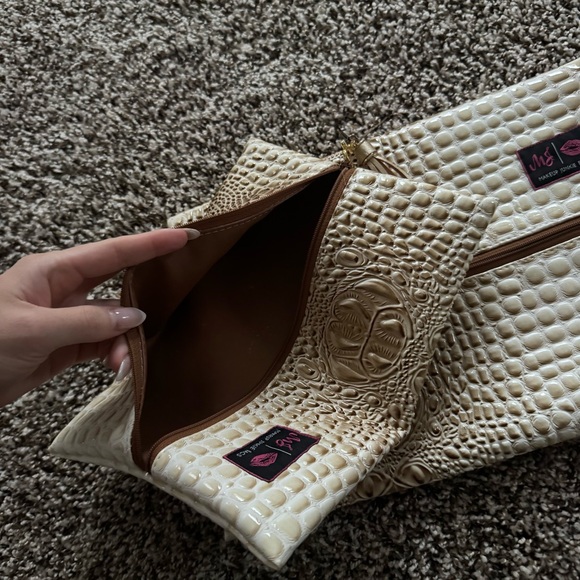 Makeup Junkie Bubble Gator Sand Makeup Bag Bundle - Picture 4 of 5